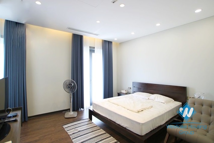 Beautiful villa for rent in Vinhomes Riverside, Hanoi